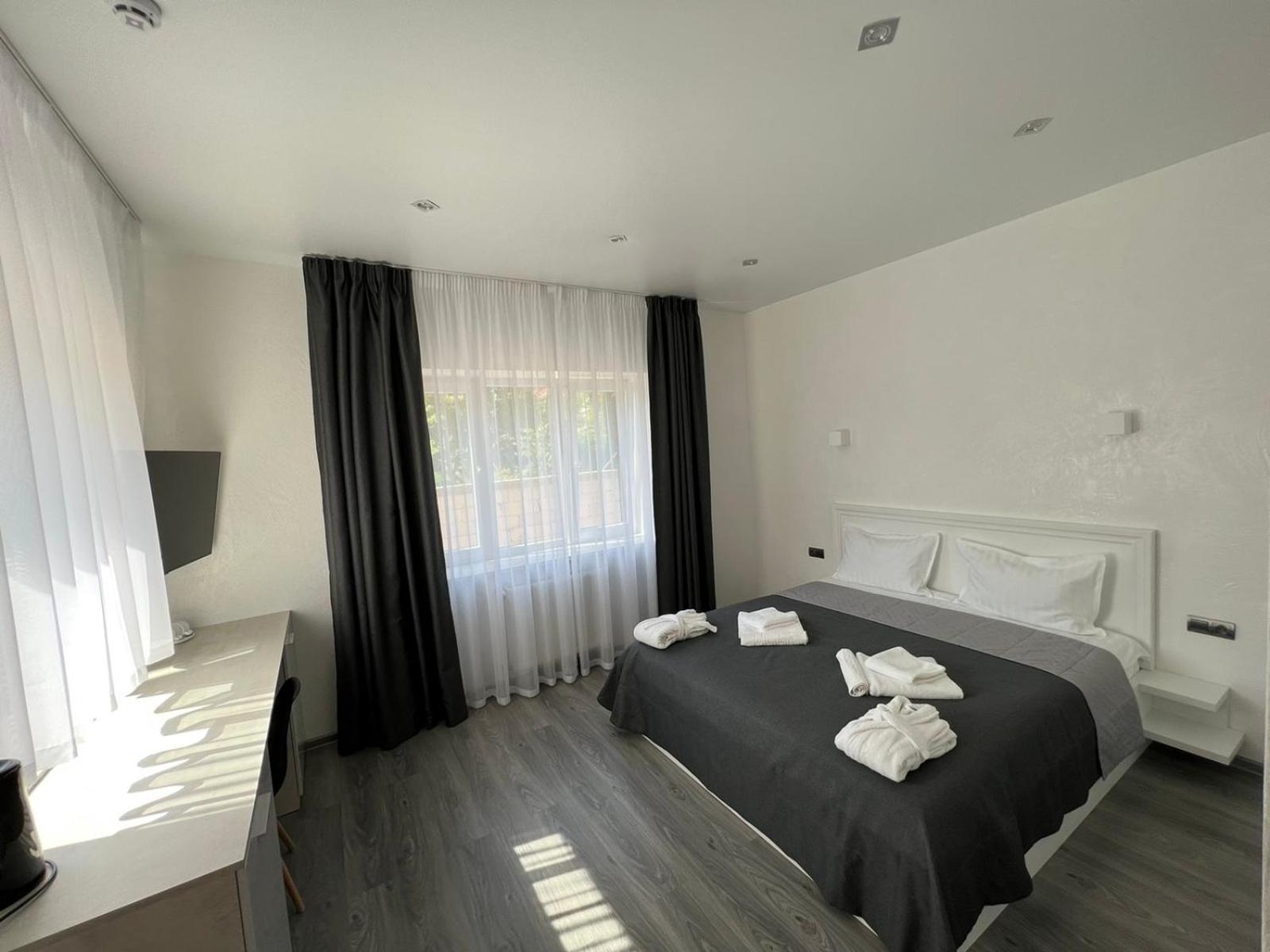 Hotel Kyiv *
